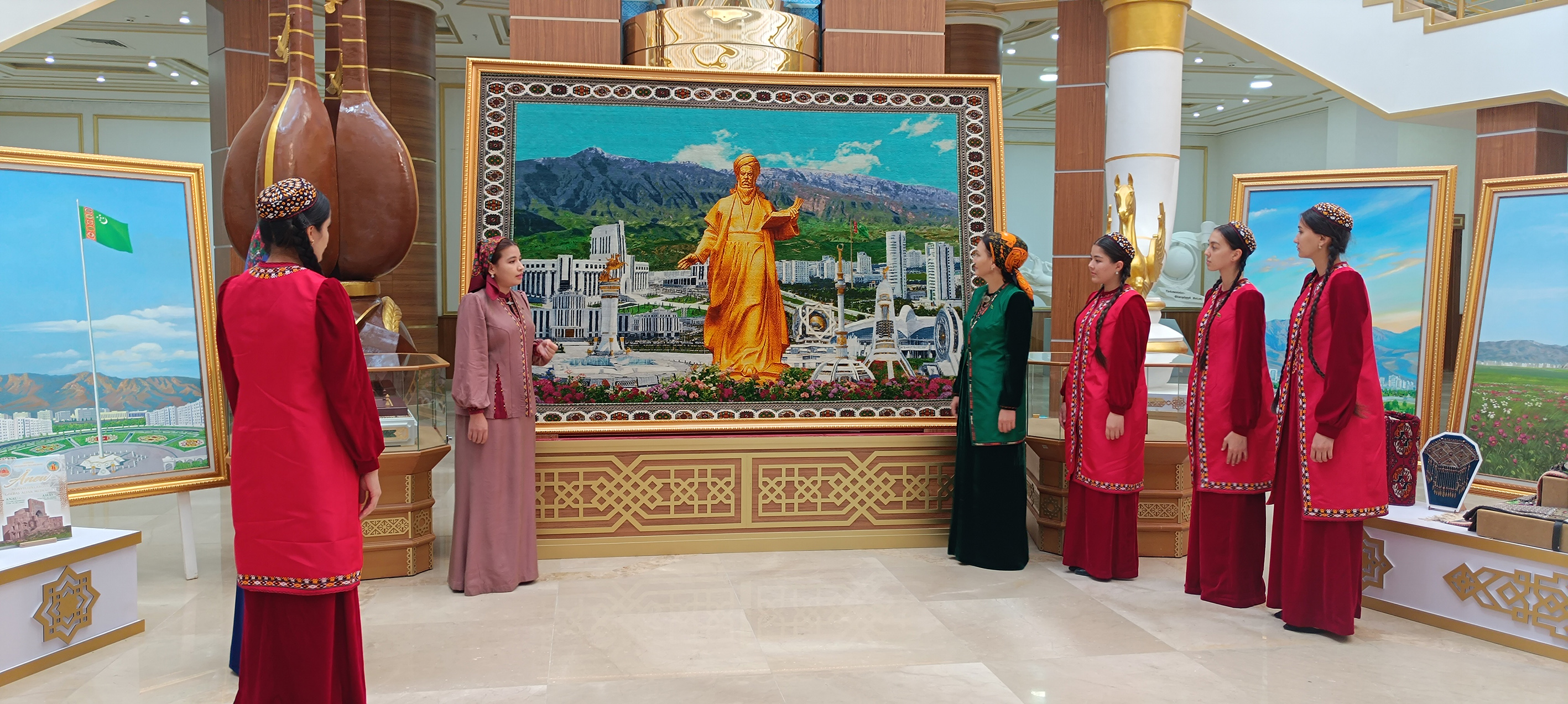   “Garaşsyzlyk ähli üstünliklerimizň özeni” atly sergi 