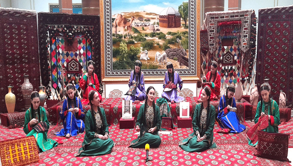 Çitimlere siňen gözellik